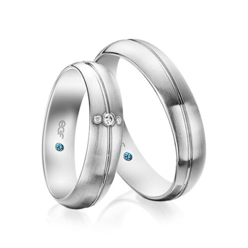 TR0720 model wit in fijn mat 5 mm Trouwringen set kopen bestaande uit een vrouw en mannen ring met of zonder diamanten steen