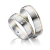 TR0774 model in wit met geel mat glans 6 mm Trouwringen set kopen bestaande uit een vrouw en mannen ring met of zonder diamanten steen