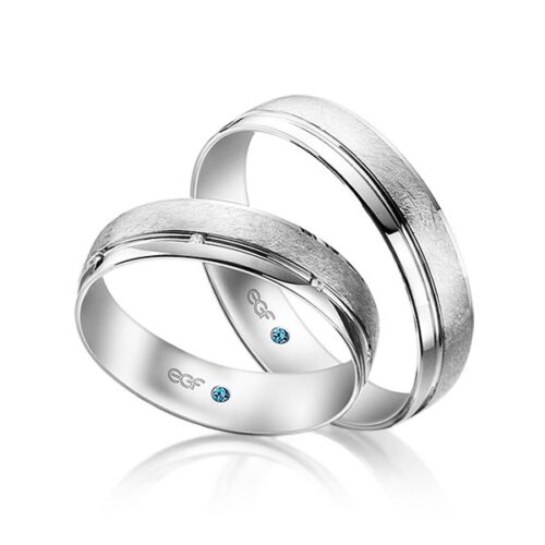 TR0801 model in ijs mat wit 5 mm Trouwringen set kopen bestaande uit een vrouw en mannen ring met of zonder diamanten steen
